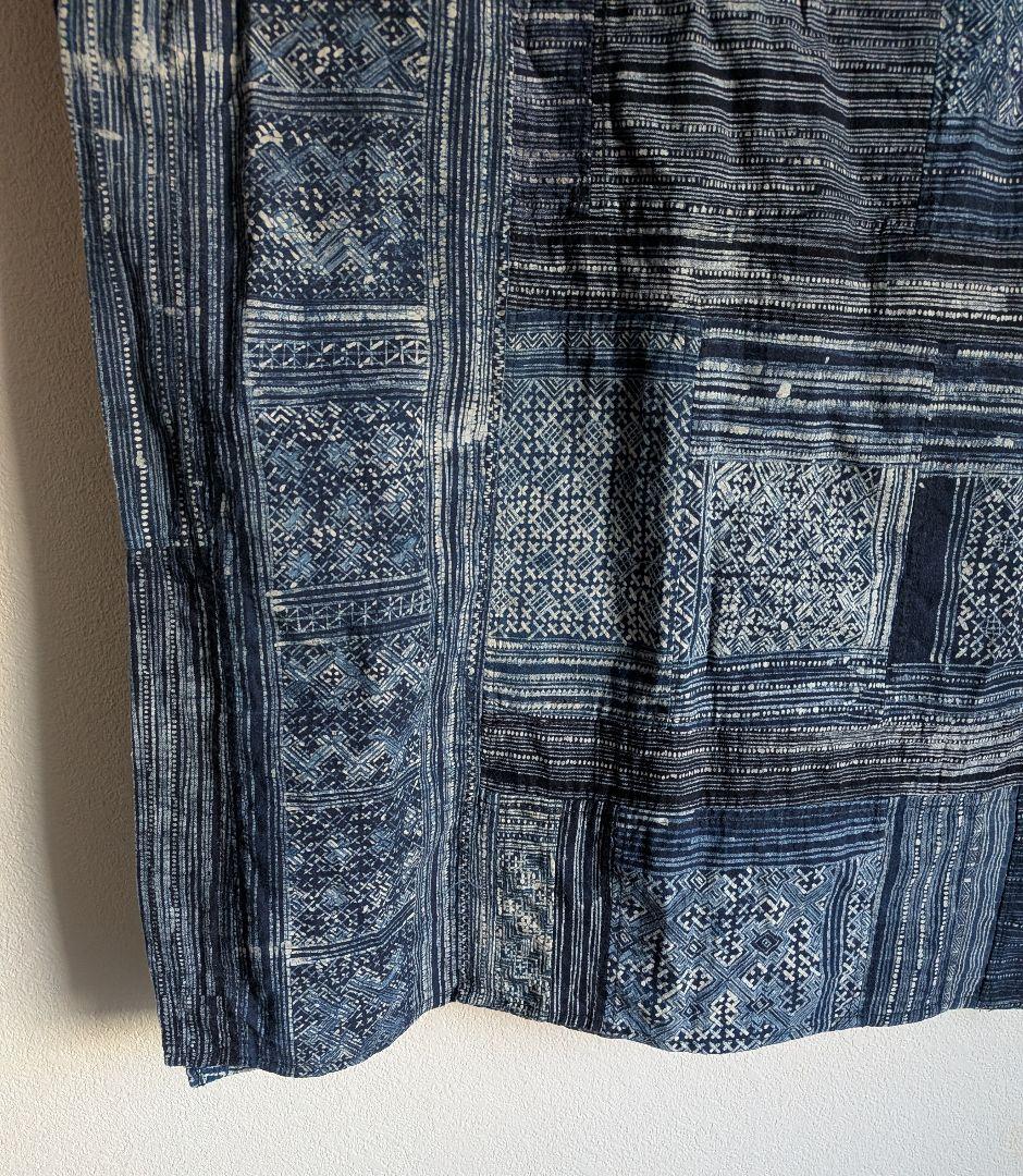 モン族　バティック　手描ろうけつ染　藍染　古布　パッチワークストール　ビンテージ