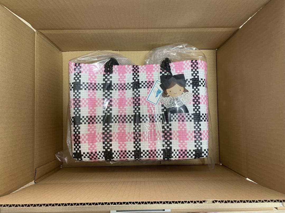 ファミリアのメルカドバッグ