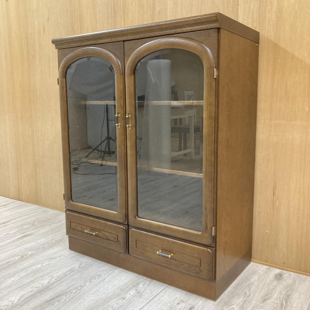 【カリモク】ガラスキャビネット　サイドボード　リビング収納　書棚