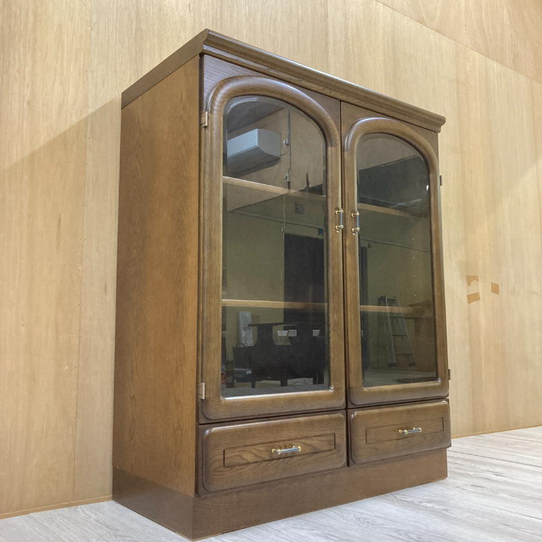 【カリモク】ガラスキャビネット　サイドボード　リビング収納　書棚