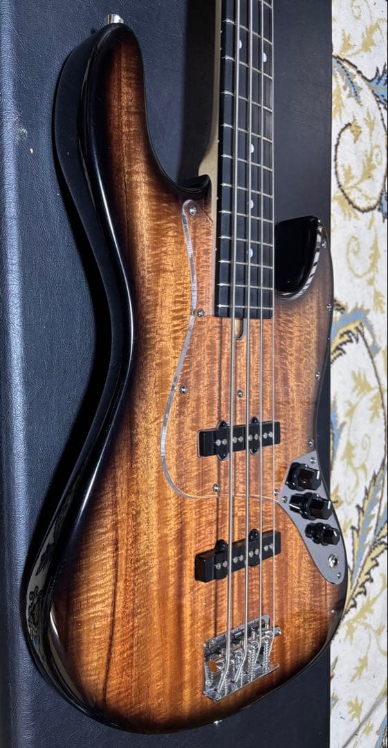 Bacchus エレキベース(コア)