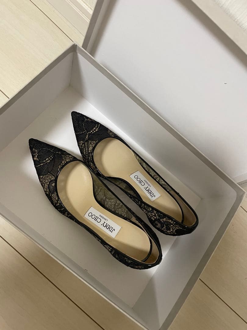 JIMMY CHOO ブラックレースパンプス