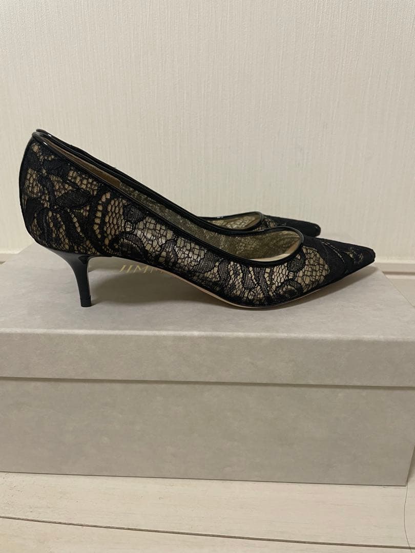 JIMMY CHOO ブラックレースパンプス