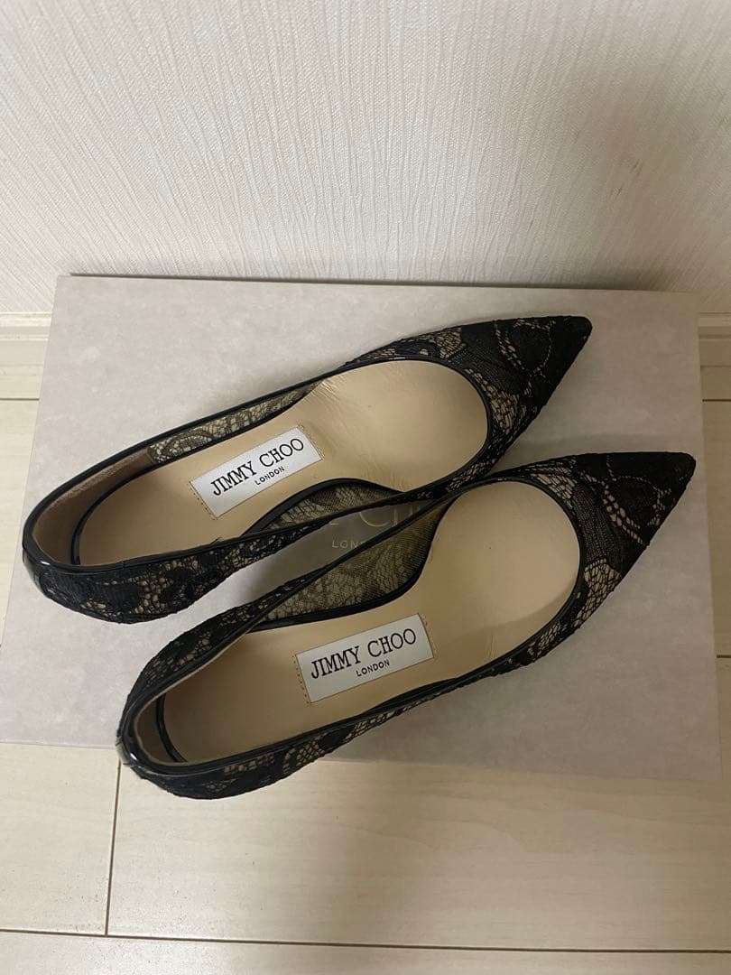 JIMMY CHOO ブラックレースパンプス
