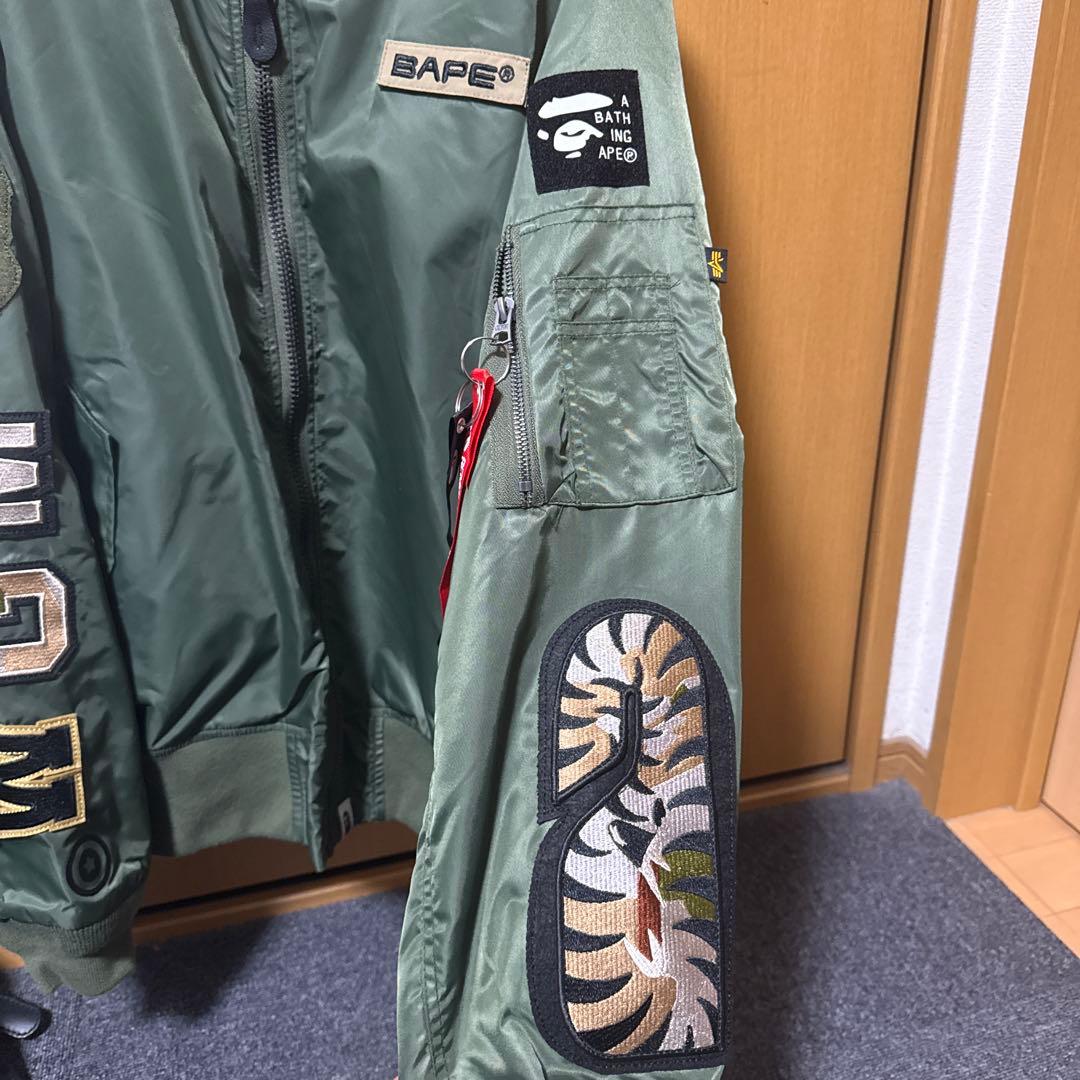 ぷ*ん様 BAPE MA-1 フライトジャケット オリーブグリーン