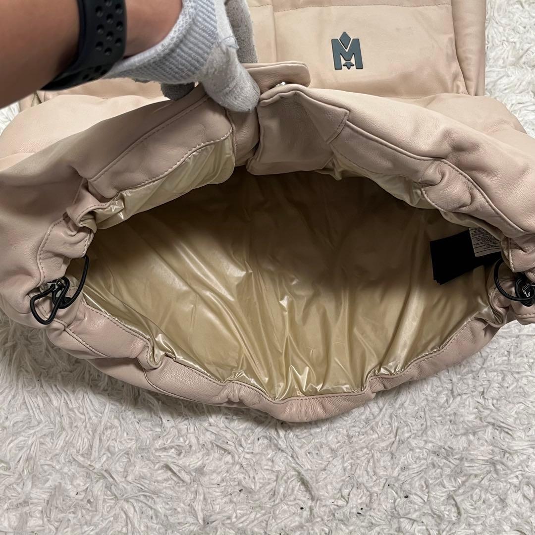 希少　マッカージュ　ラムレザー ダウンベスト　メタルロゴ　ベージュ