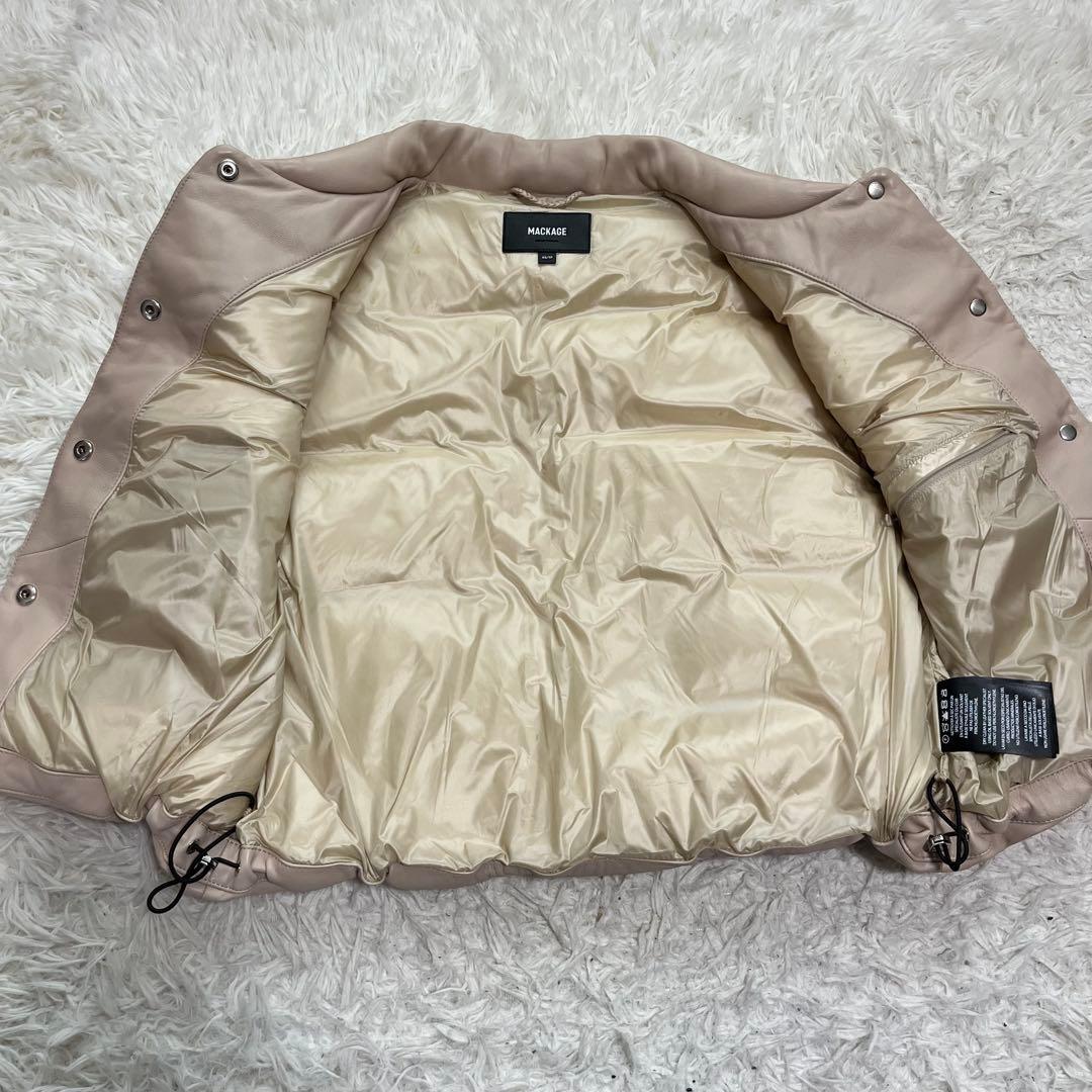 希少　マッカージュ　ラムレザー ダウンベスト　メタルロゴ　ベージュ