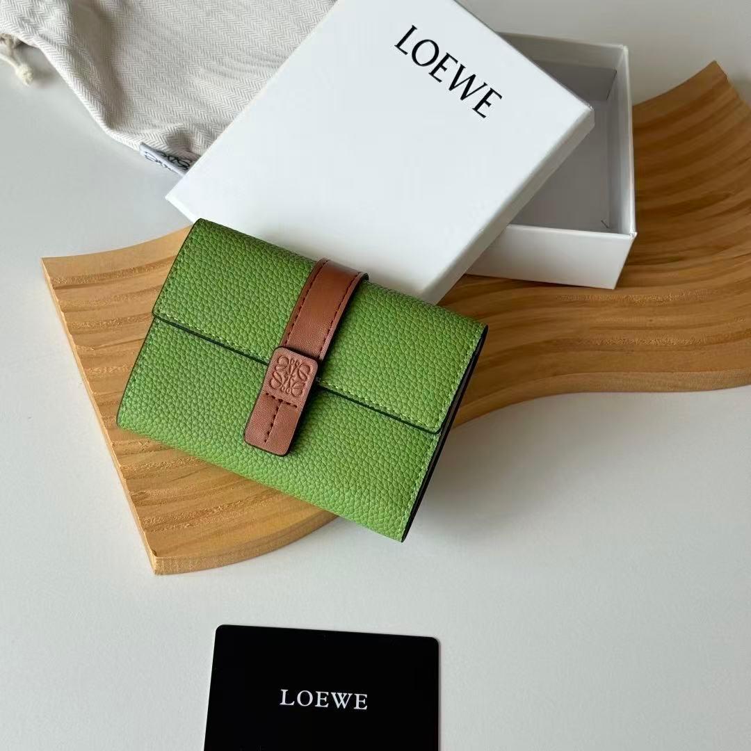 Loewe グリーン 三つ折り財布