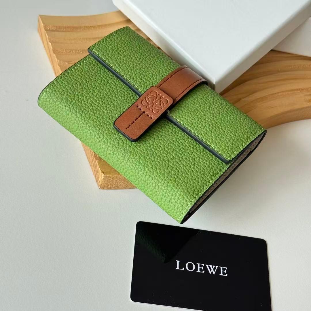 Loewe グリーン 三つ折り財布
