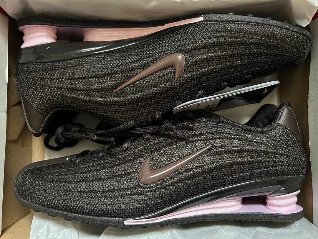 靴 25.5 NIKE W SHOXZ VELVET BROWN CHOCOLATE