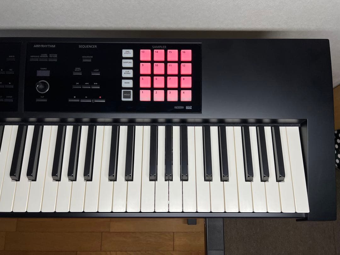 ROLAND FA-08　88鍵キーボードシンセサイザー