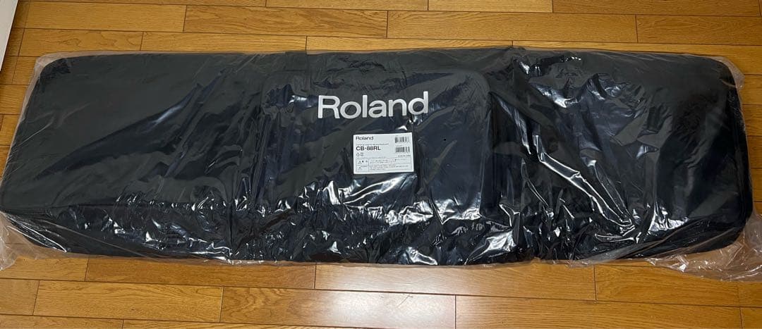 ROLAND FA-08　88鍵キーボードシンセサイザー