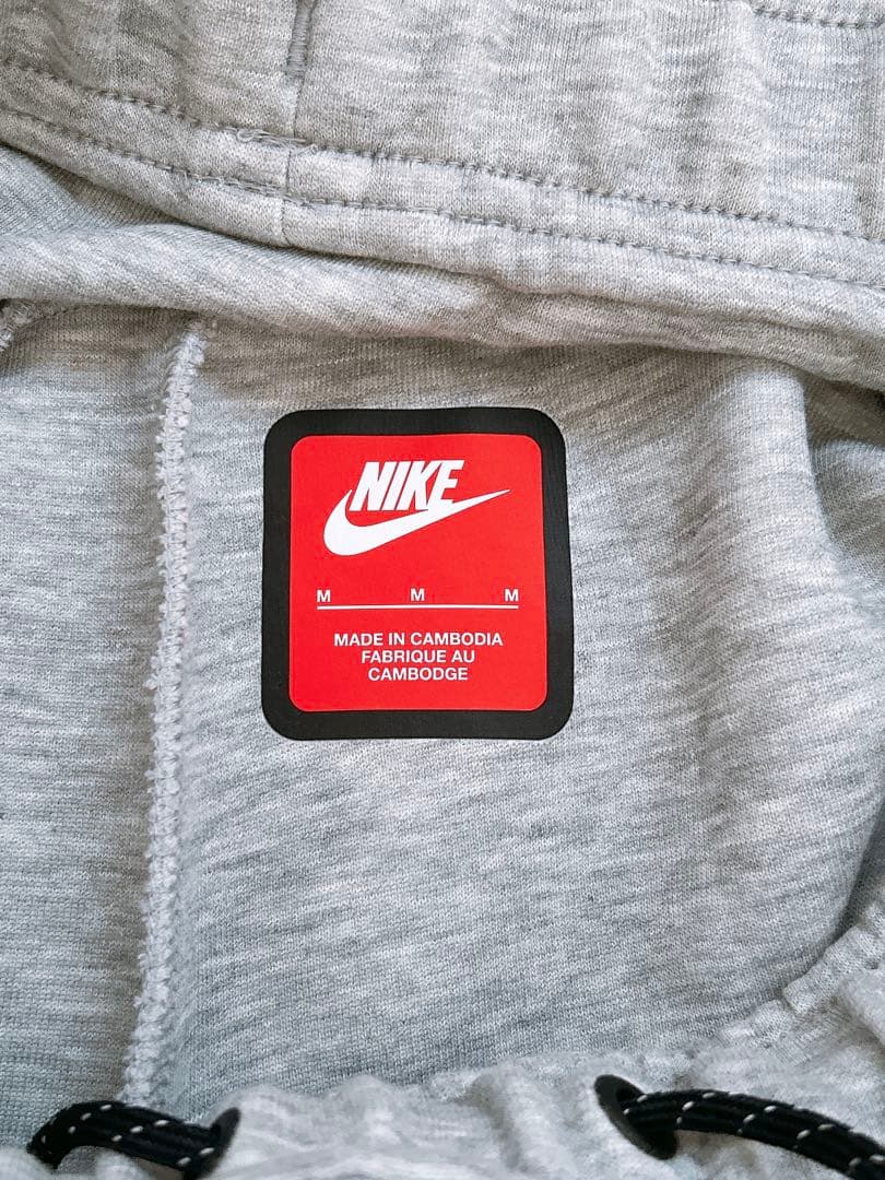 Nike テック フリース グレー セットアップ