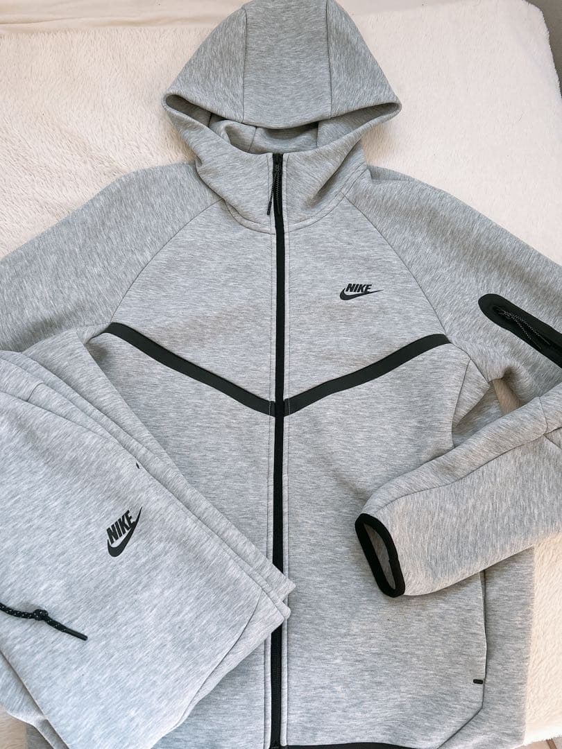 Nike テック フリース グレー セットアップ