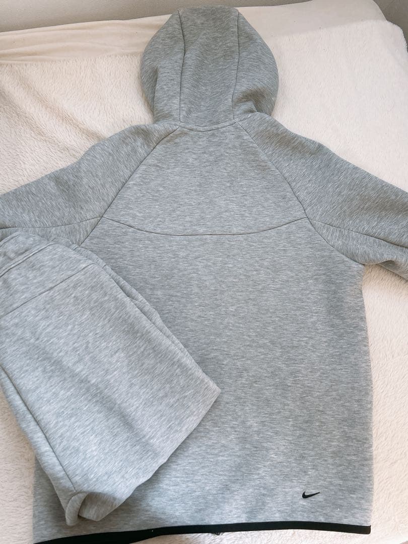 Nike テック フリース グレー セットアップ