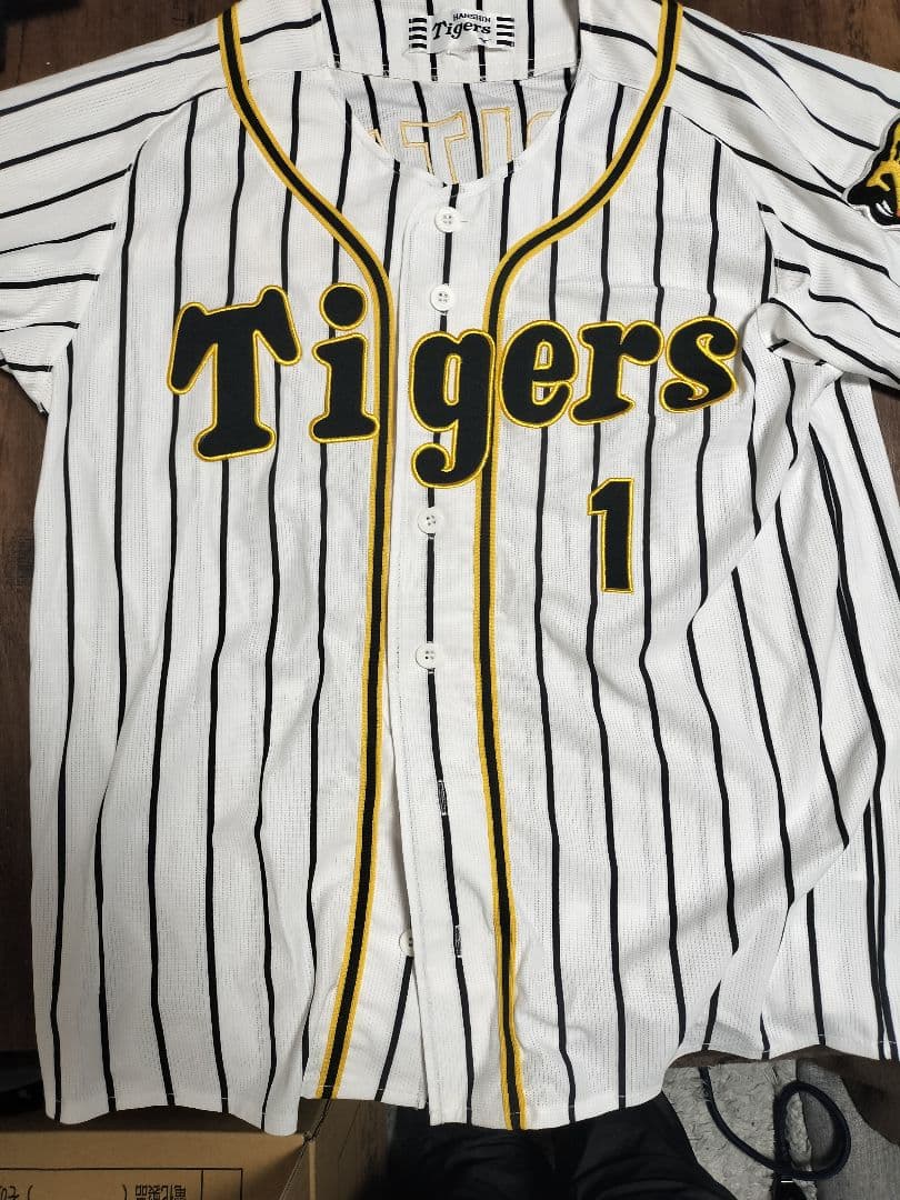 阪神タイガース　鳥谷さん　レプリカユニフォーム　Mサイズ