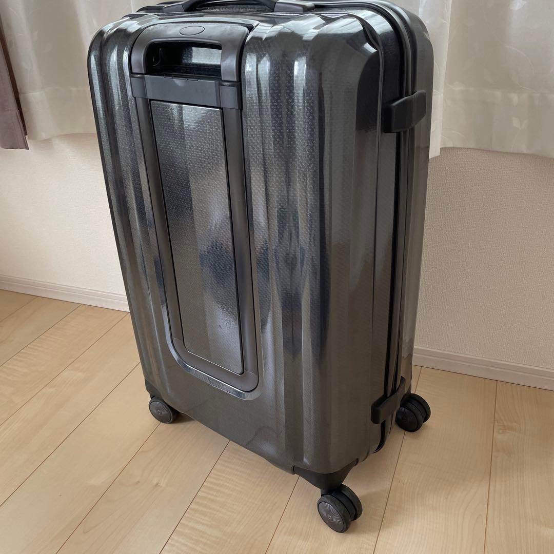 サムソナイト超軽量キューブライト76 (コスモライト高級) 無料預入最大サイズ