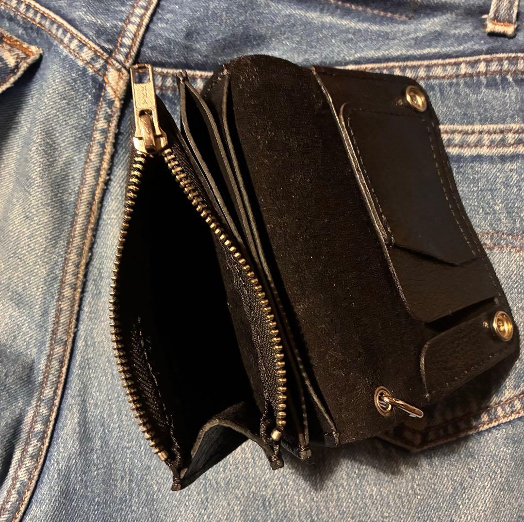 トラッカーウォレット　ショートサイズ　クロスコンチョ　シュリンクレザー