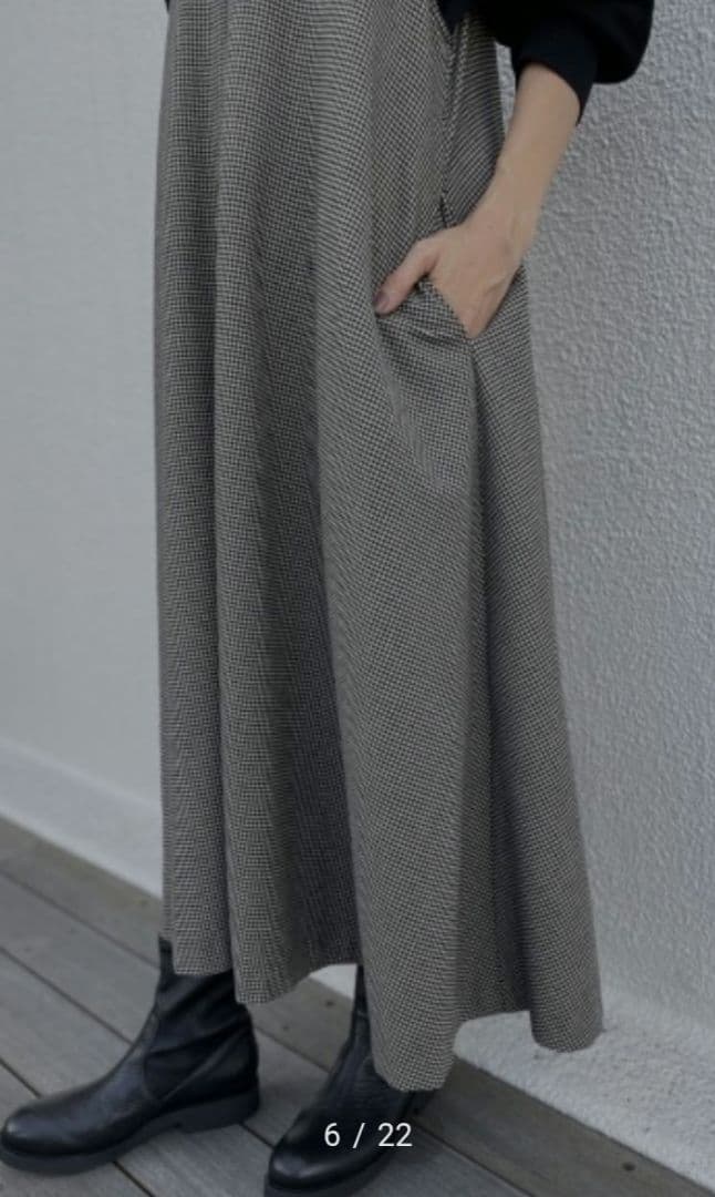 新品同様ビアズリーフレアジャンバースカート