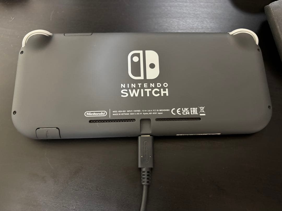 【極美品】Switch LITE カバー付き本体