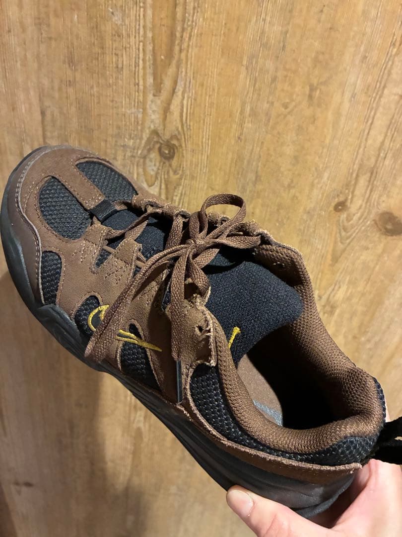 NIKE TECH HERA スニーカー