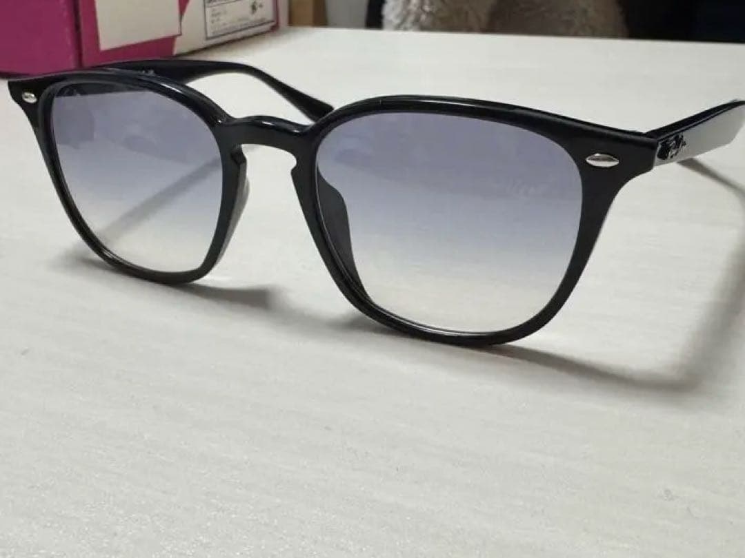 【新品未使用】レイバンサングラスRB4258グラデーションカラー