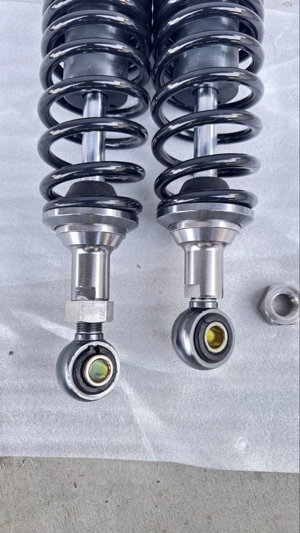 モンキー125にて使用しておりました　リアサスペンションです。