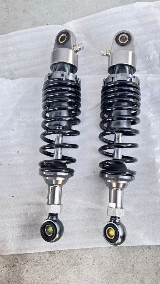 モンキー125にて使用しておりました　リアサスペンションです。