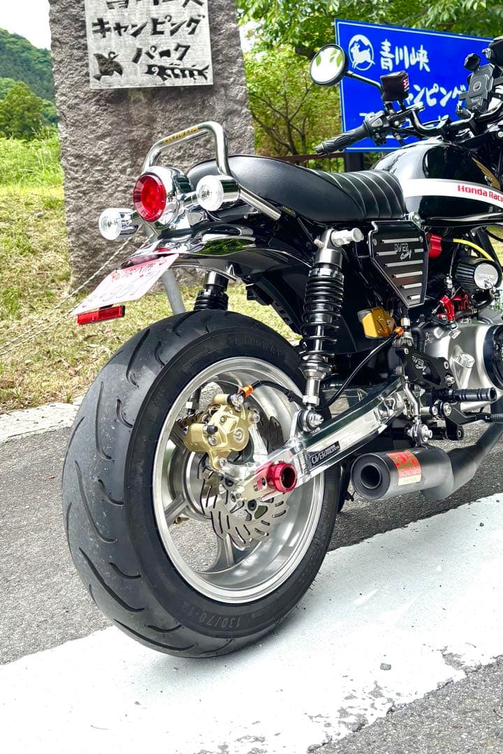 モンキー125にて使用しておりました　リアサスペンションです。