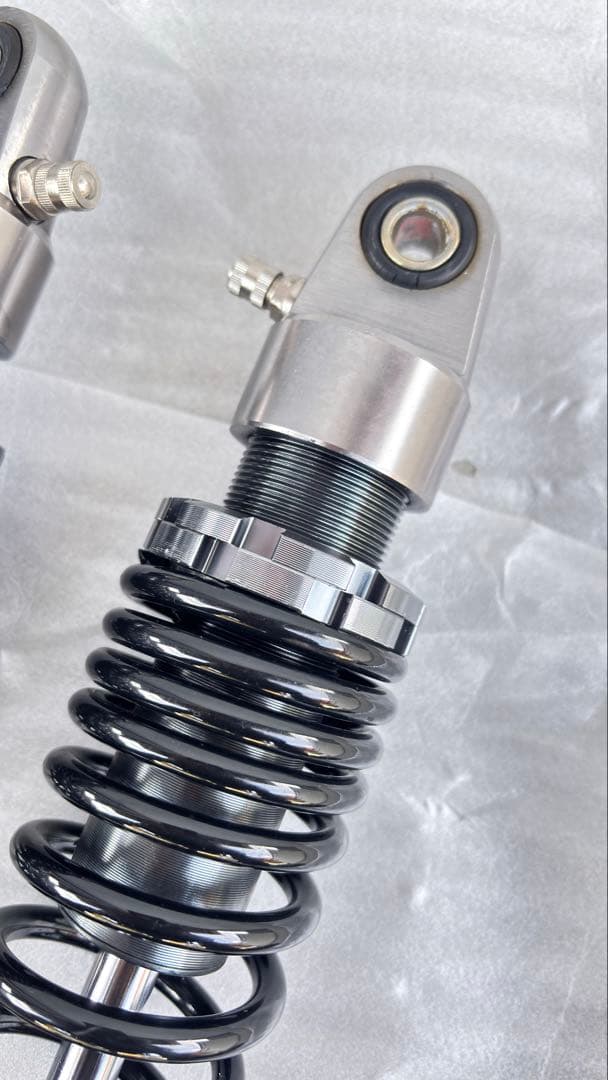 モンキー125にて使用しておりました　リアサスペンションです。