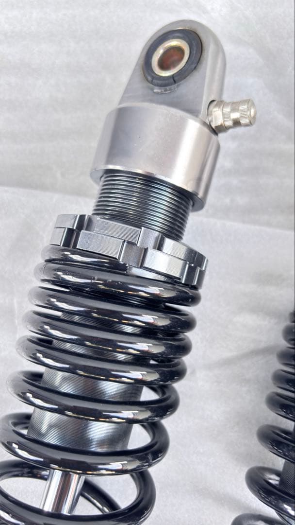 モンキー125にて使用しておりました　リアサスペンションです。