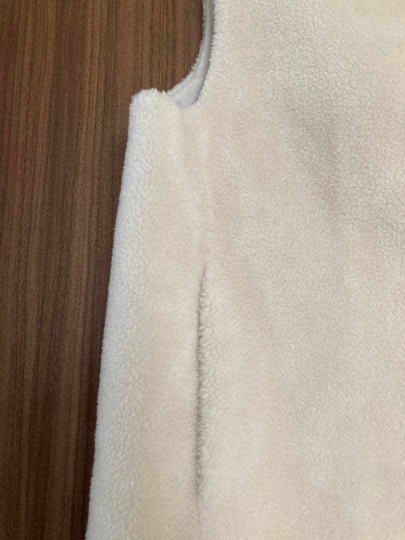 スリードッツ three dots　ウールボア ベスト