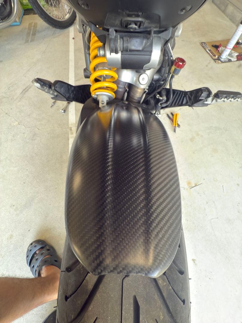 ドゥカティハイパーストラーダ821リアインナーリアフェンダー