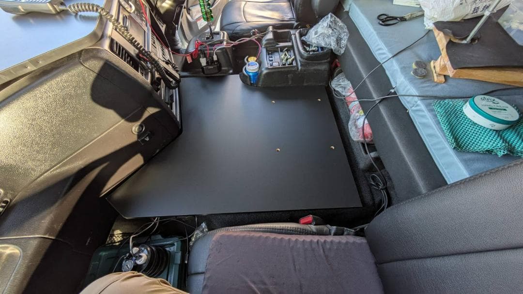 日野 グランドプロフィア 専用 保冷庫対応　コンソールテーブル パイプ有り