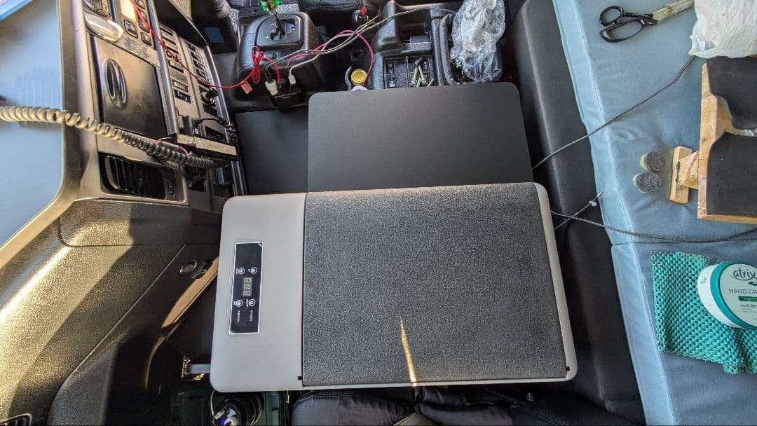 日野 グランドプロフィア 専用 保冷庫対応　コンソールテーブル パイプ有り