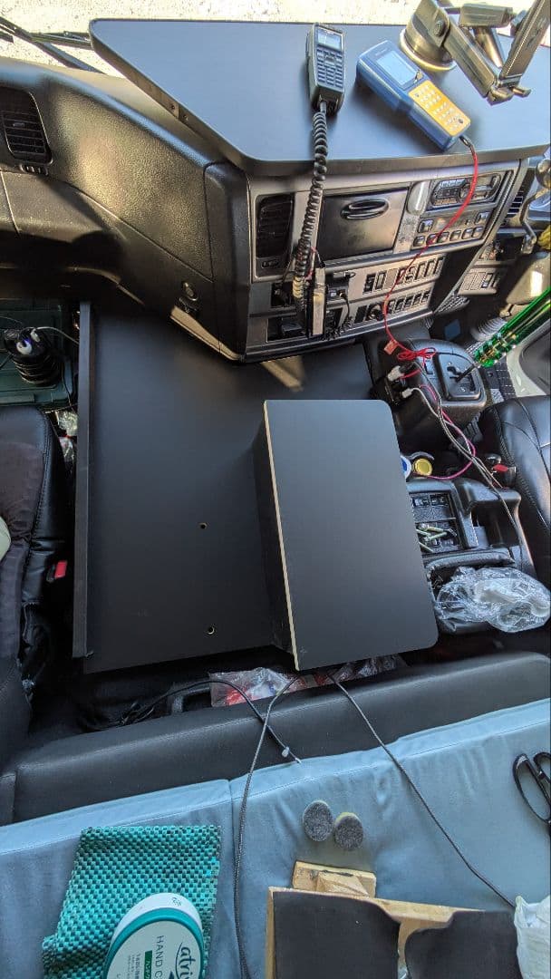 日野 グランドプロフィア 専用 保冷庫対応　コンソールテーブル パイプ有り