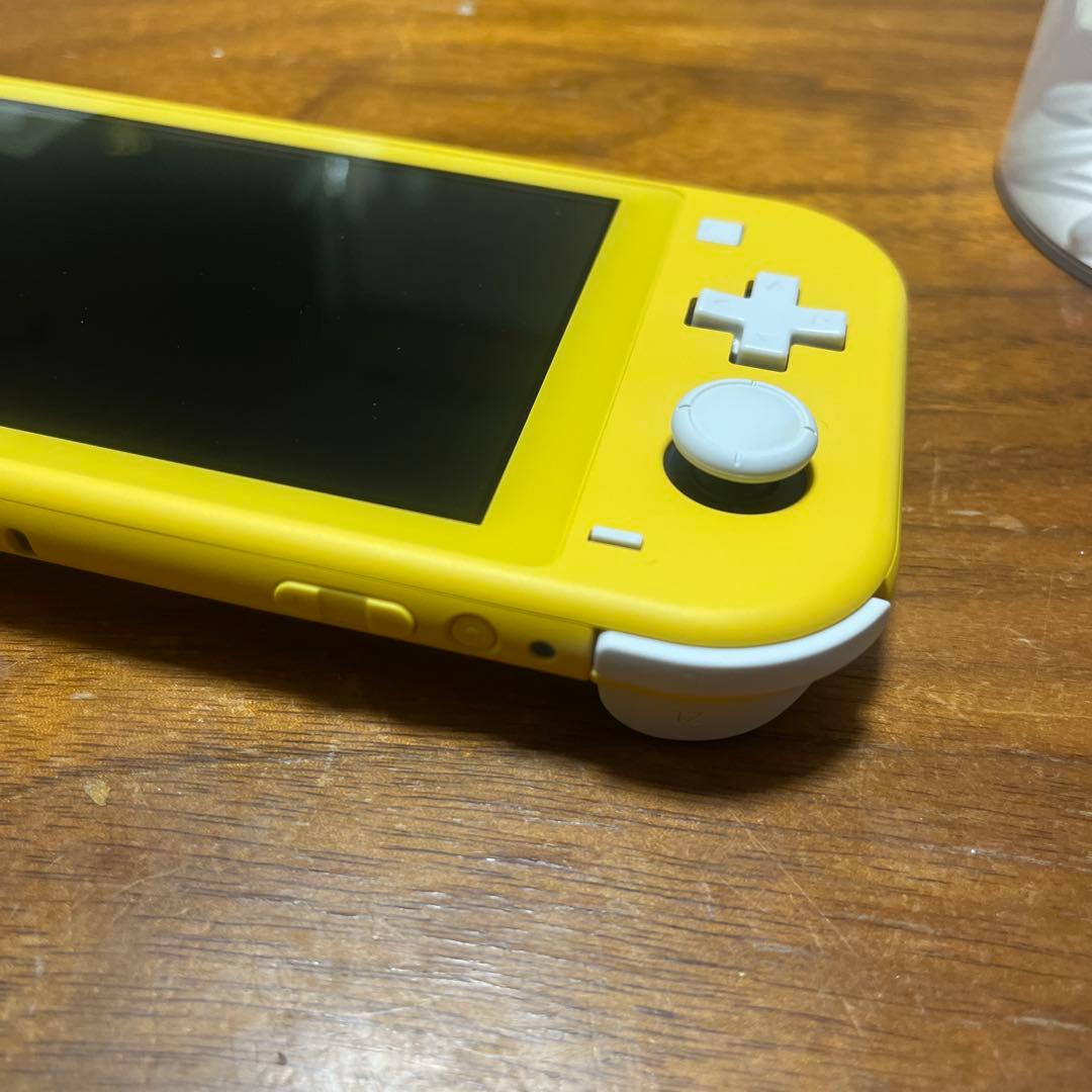 Nintendo Switch ライト　イエロー箱付き