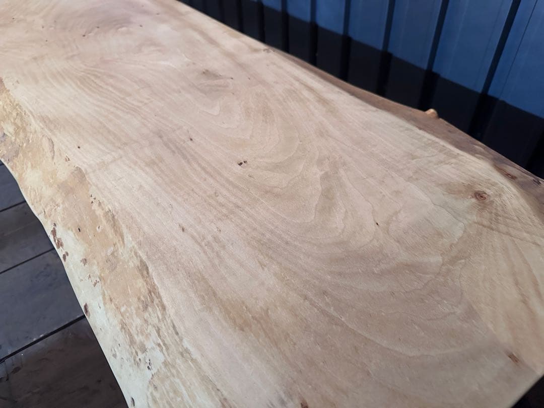 栃　トチ　一枚板テーブル　ローテーブル　ベンチディスプレイ　アイアン　民泊