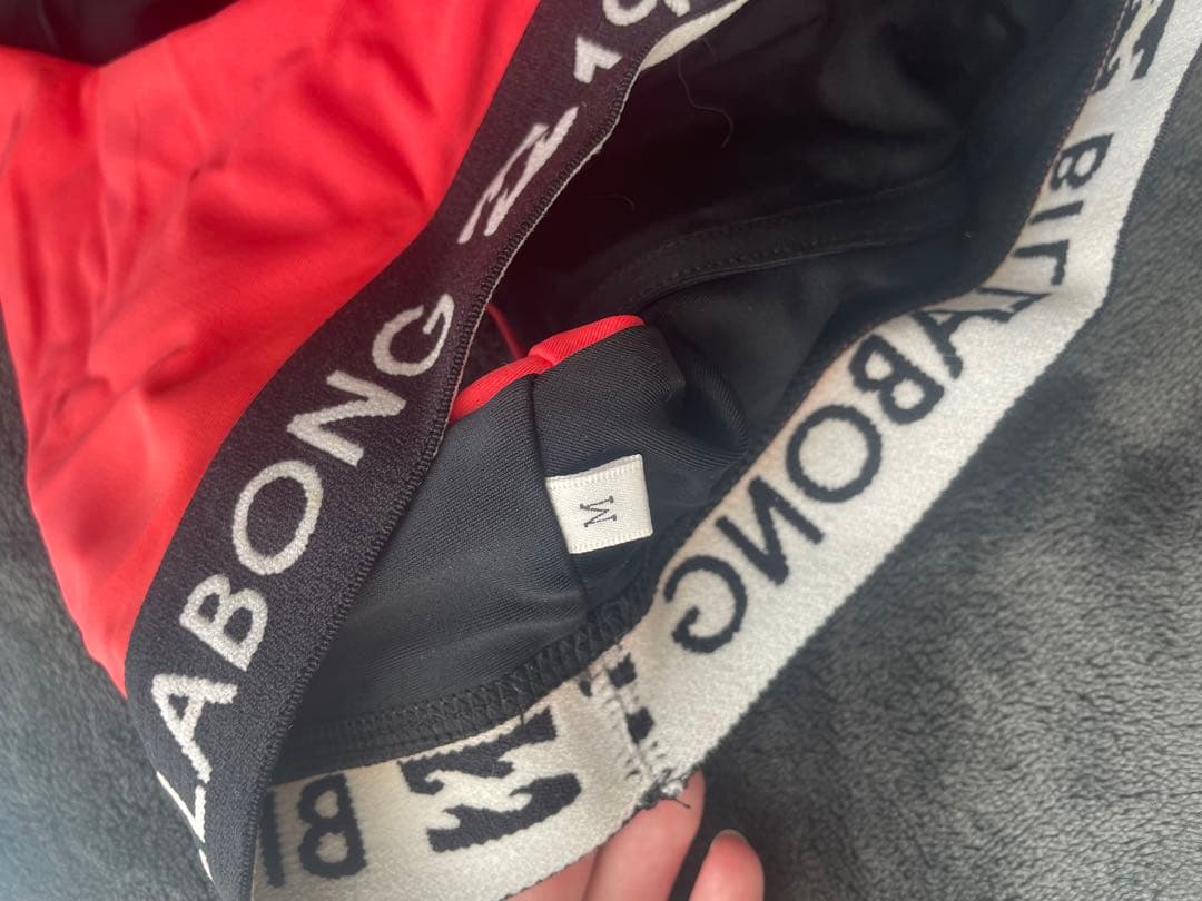 着画ありBILLABONG ビラボン セパレート水着 ビキニ　ショッキングピンク