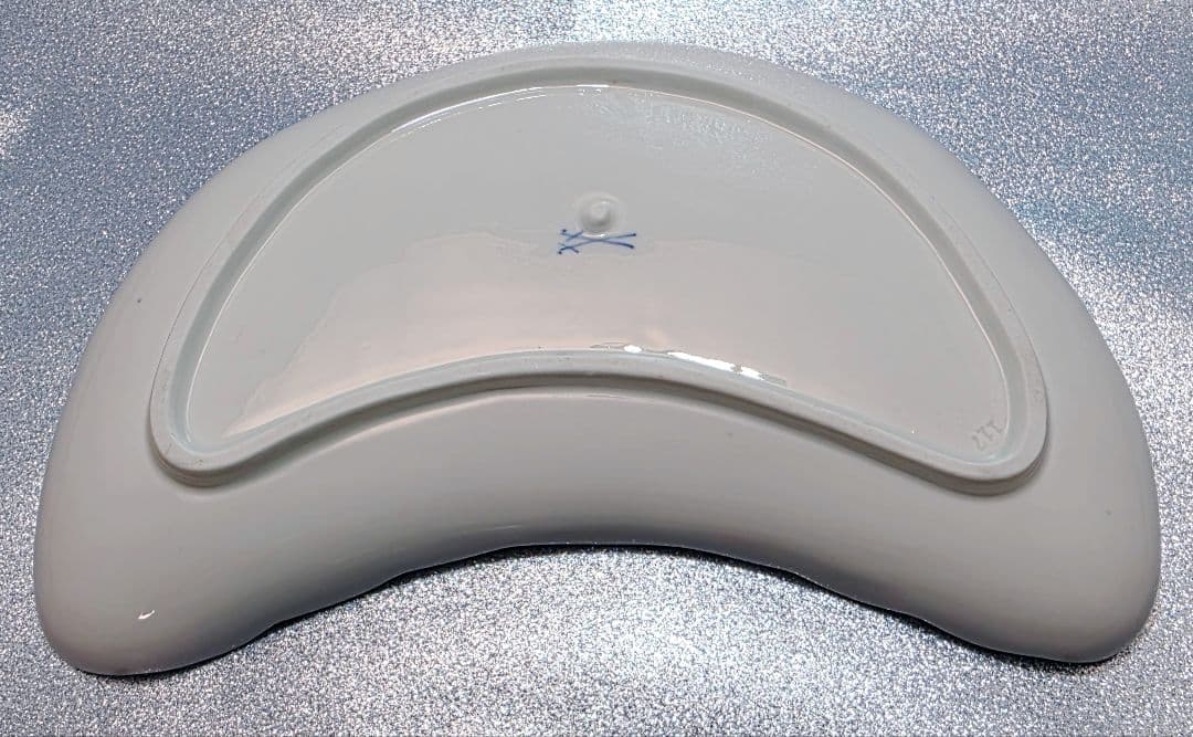 マイセン ブルーフラワー:ブルーメ インセクト三日月型皿