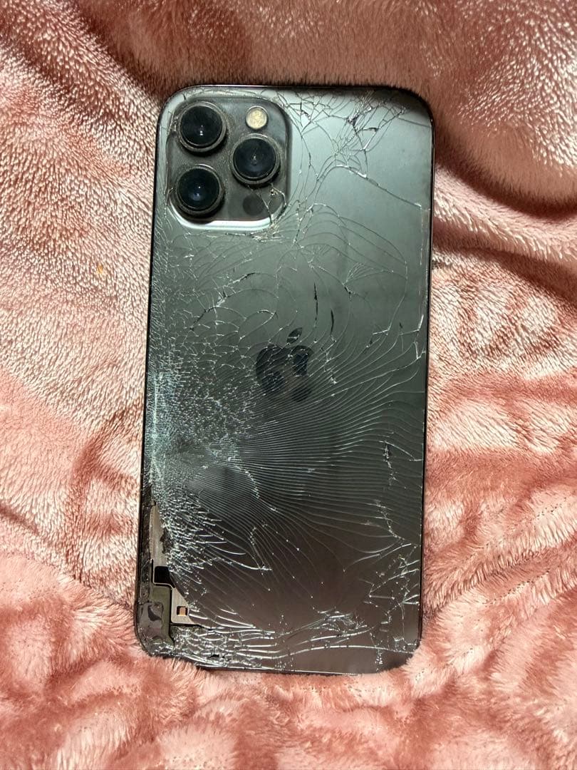 iPhone12 Pro Max 画面縦線有り　背面ひび割れ