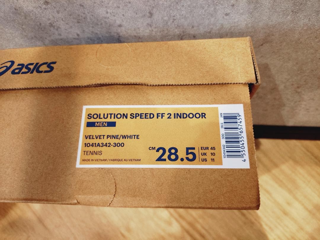 asics テニスシューズ　インドア用　28.5cm