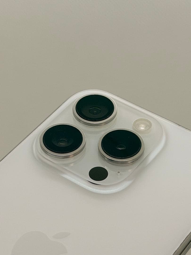 iPhone 15Pro 128GB チタニウムホワイト ジャンク 画面不良あり