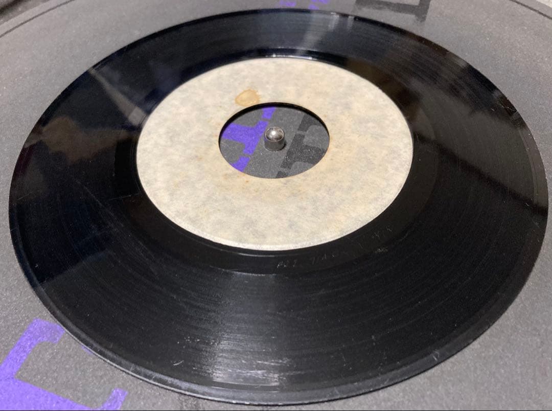 【JDI】Make Yourself Comfortable /Hot Nosh