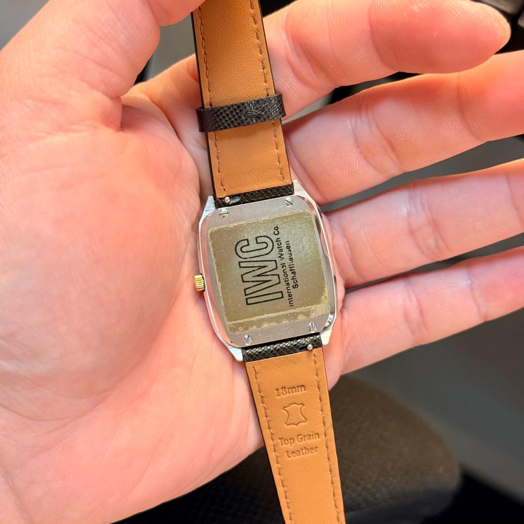 VINTAGE IWC Schaffhausen 黒文字盤 タンク 1980's