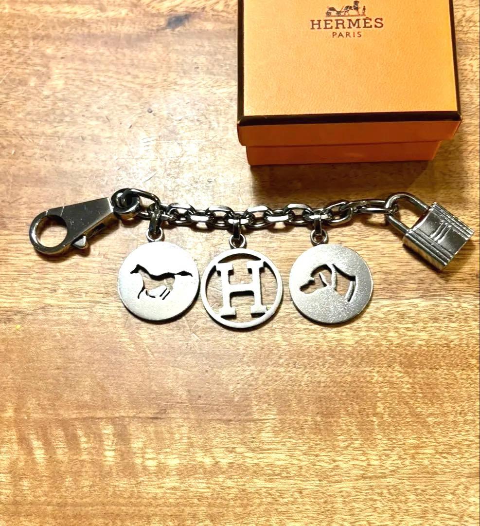エルメス HERMES チャーム アミュレット4 ブルロック