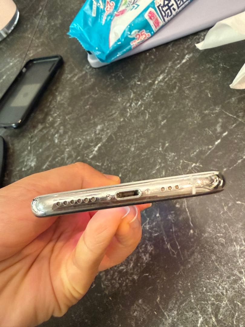 Apple iPhone XSシルバー 本体 256g