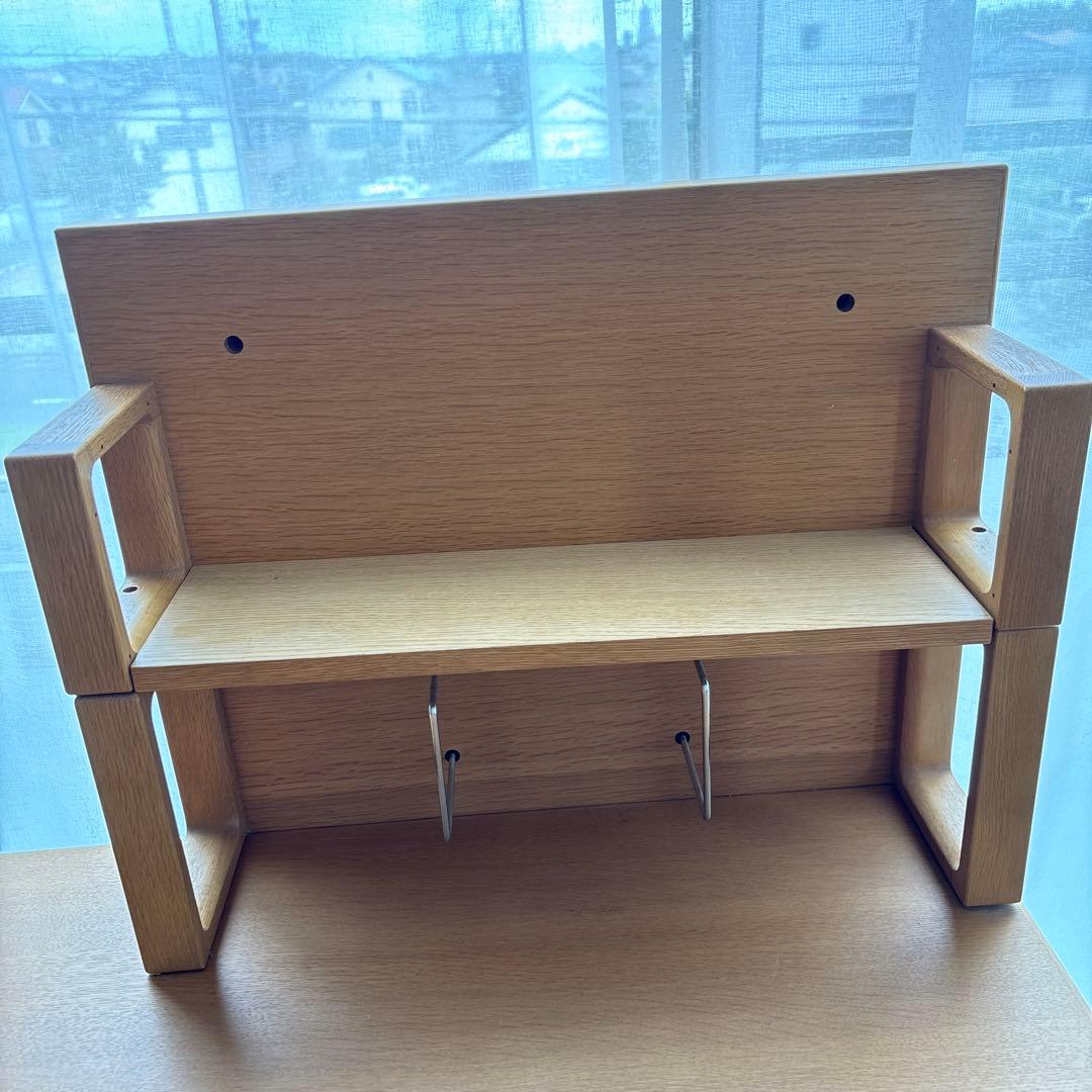 カリモク学習、机　　￼スパイオキッズ