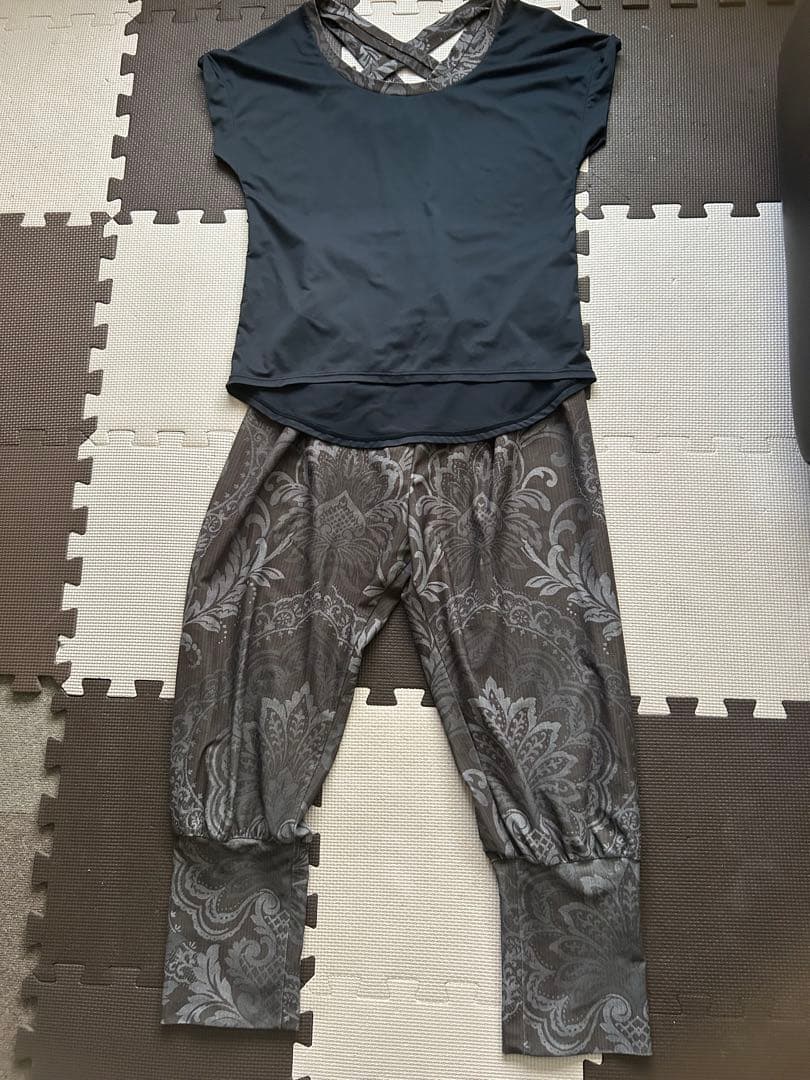 ヨガウェア　リアルストーンセットアップ美品