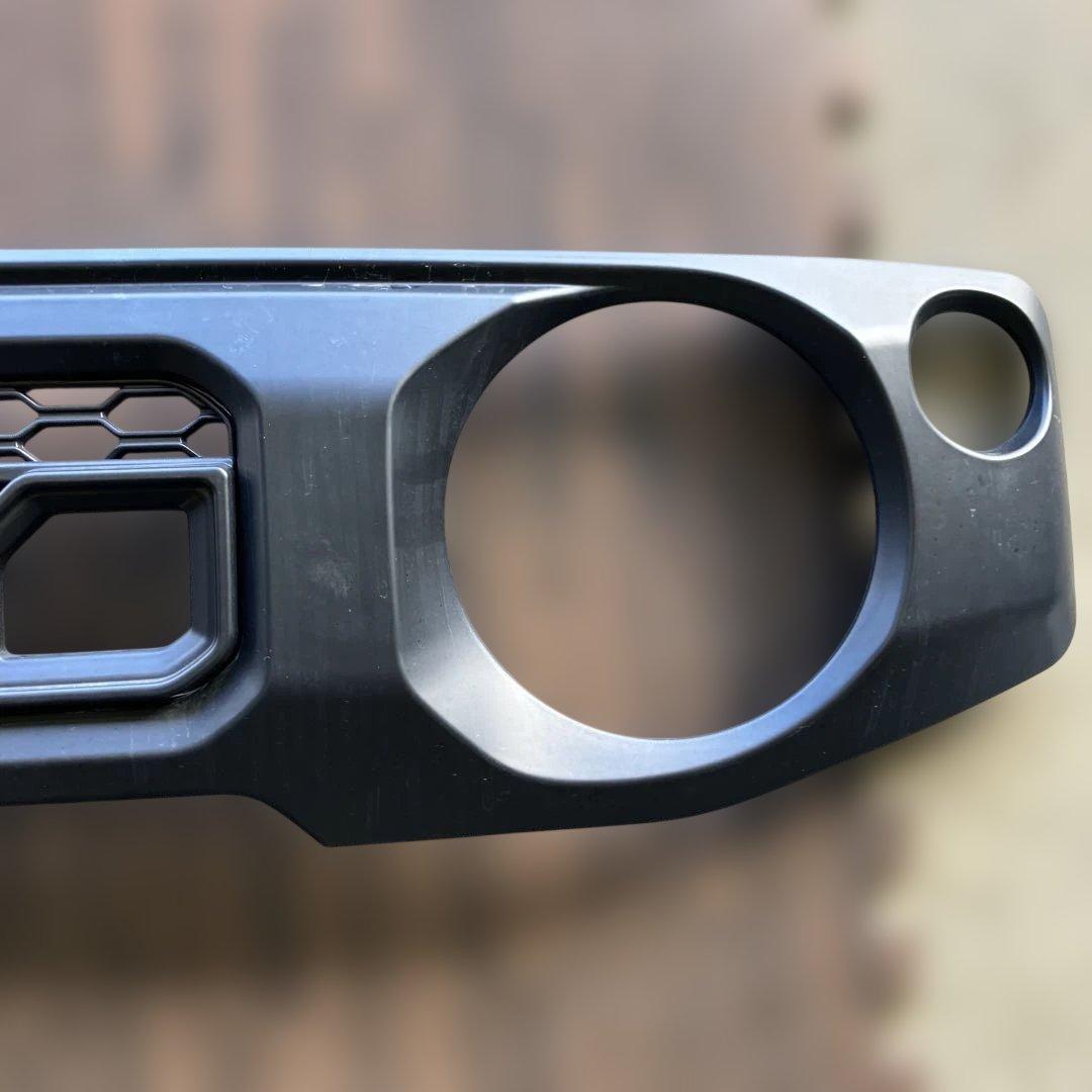 ジムニー　マークレスグリル LANBO JB64.JB74 マットブラック